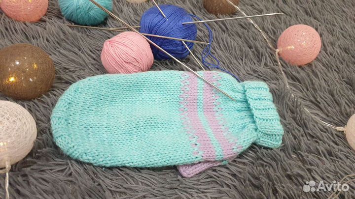 Вязаные свитера и шапочки