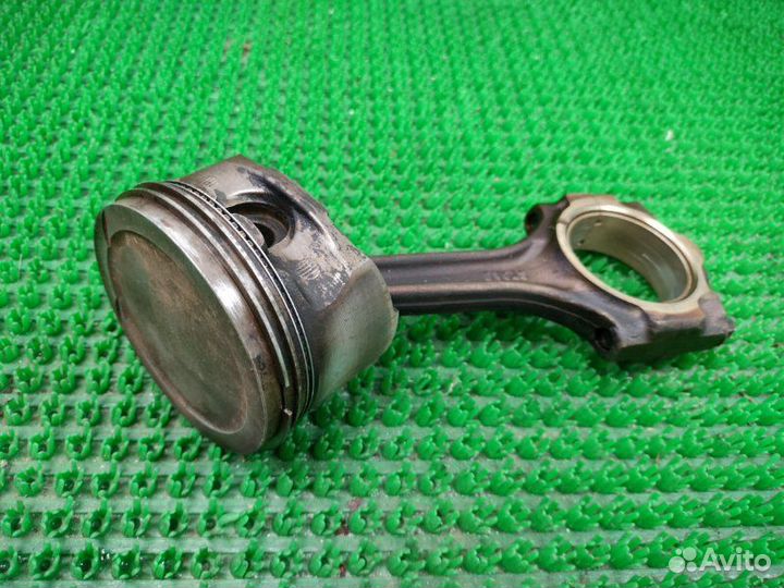 Поршень с шатуном Ford Focus 1 eyde 2002