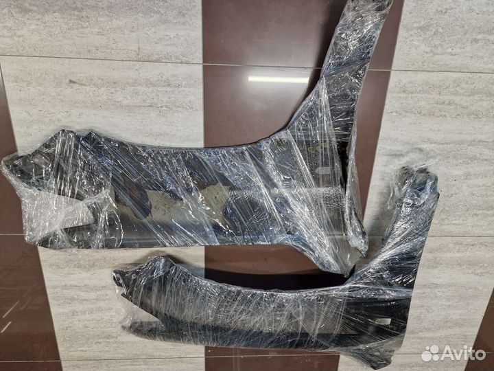 Передние крылья LC 200 2011г.в