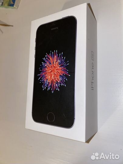 Коробка от iPhone SE