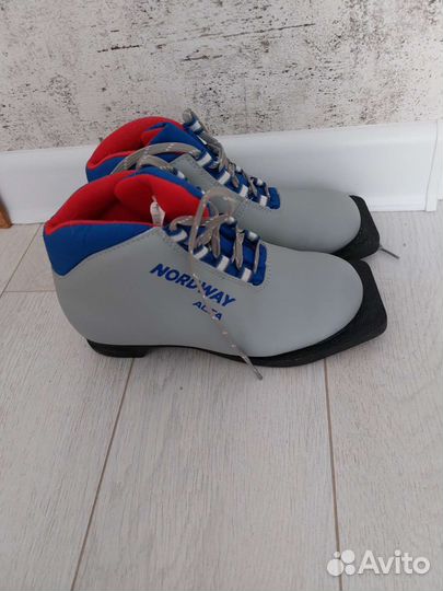 Лыжные ботинки, 35 размер