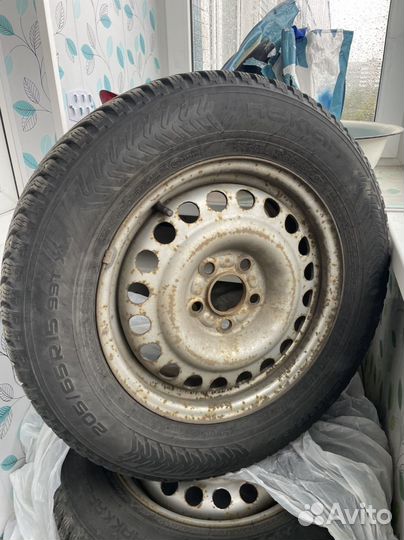 Зимние колеса nokian 205/65R 15
