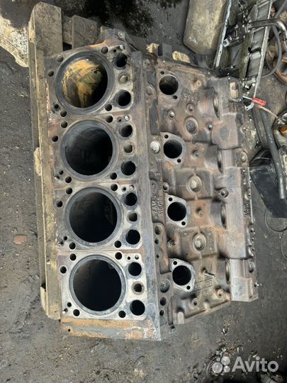 Блок цилиндров Mercedes OM 502 LA