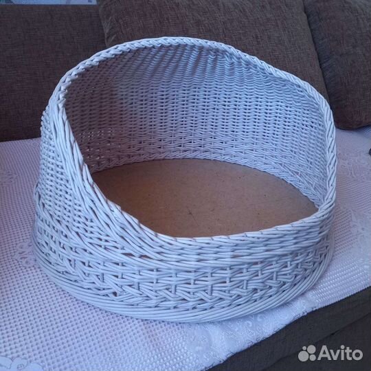 Лежанка плетеная для декоративных собачек или коше