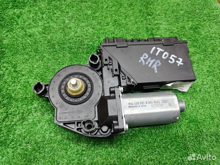 Моторчик стеклоподъемника задний правый Touareg