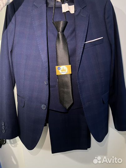 Костюм школьный