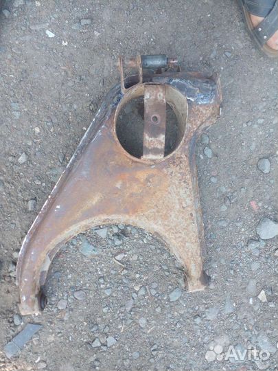 Рычаг на прицеп кмз правую сторону