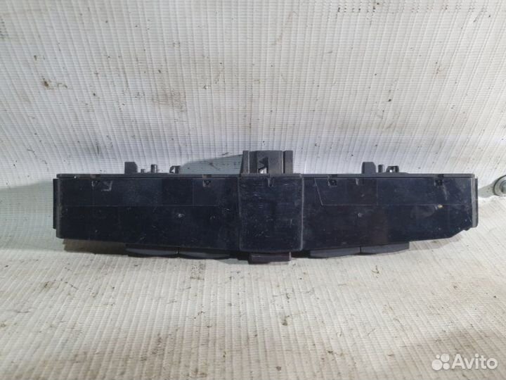 Кнопка аварийной сигнализации Opel Astra H Z16XE1