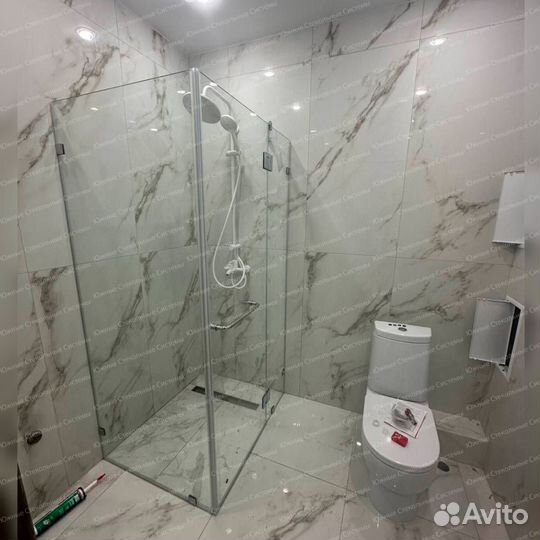 Душевая стеклянная кабина