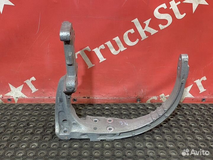 Кронштейн глушителя 2016г