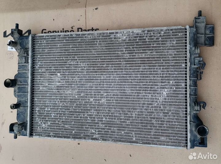 Радиатор охлаждения двигателя Chevrolet Aveo T300