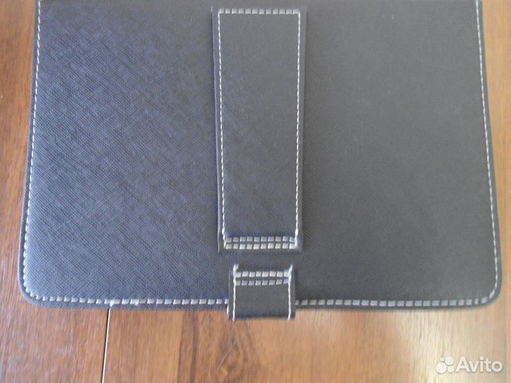 Клавиатура-чехол для планшета