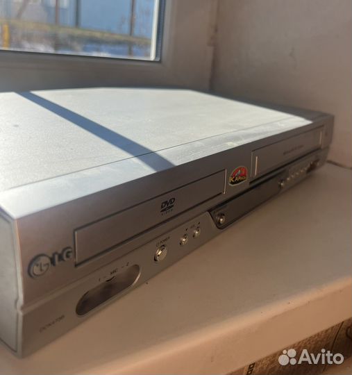 LG dvd/кассетный проигрыватель с Караоке