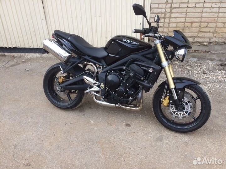 Мотоцикл Triumph Street Triple