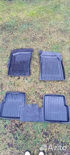 Автомобильные коврики резиновые