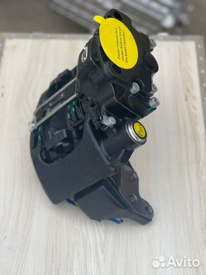 Суппорт Паз Вектор Некст в сб с колодками правый