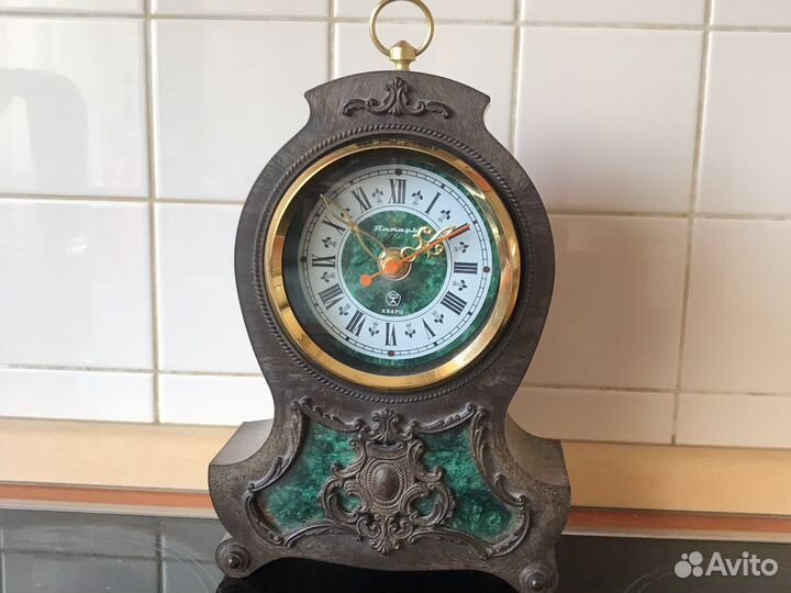 Часы кварцевые янтарь СССР