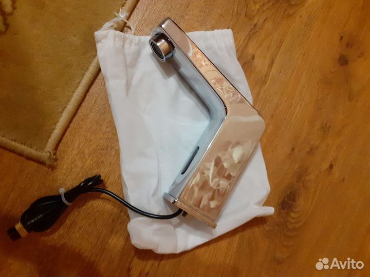 Бесконтактный смеситель lemark