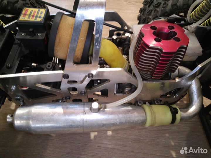 Машина на радиоуправлении с двс WarHead Pro