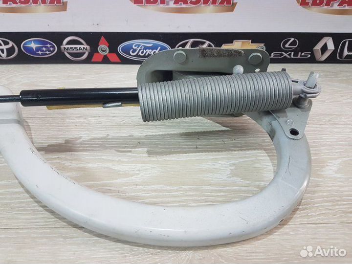 Петля крышки багажника задняя правая Bmw 5-Series