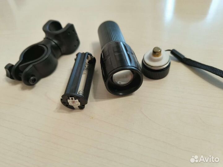 Фонарь для велосипеда с креплением