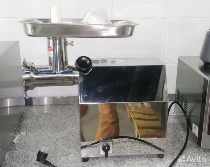 Мясорубка Hurakan HKN-22SS