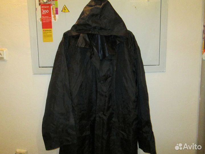 Плащ водонепроницаемый из нейлона с капюшоном