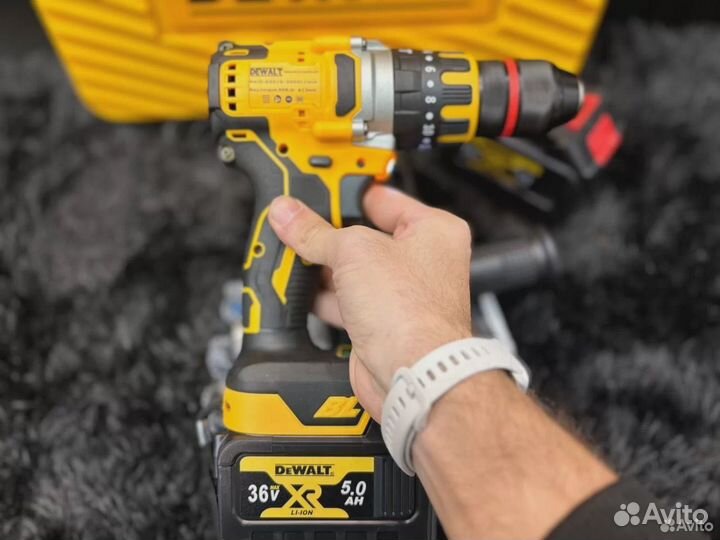 Шуруповерт для ледобура dewalt 112 Нм 12ah. Новинк