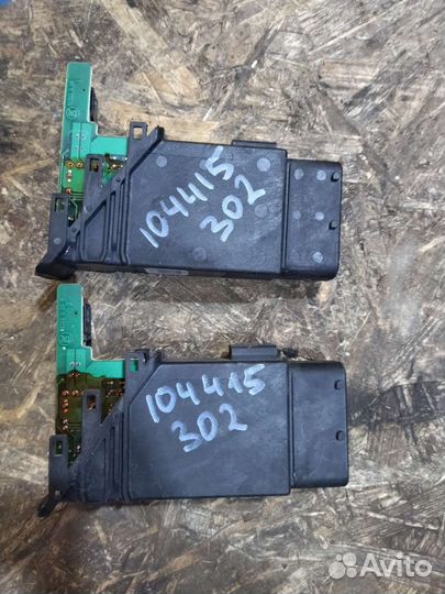 Блок управления стеклоподъемником октавия тур Прав