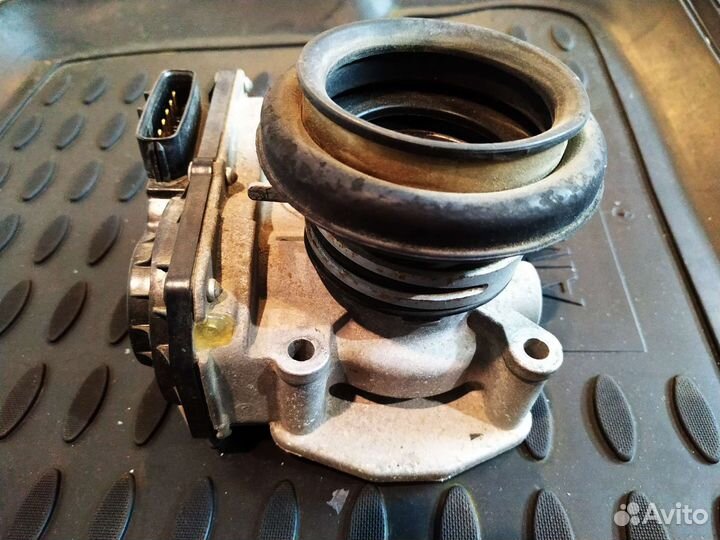 Дроссельная заслонка Toyota Vitz 1KR-FE