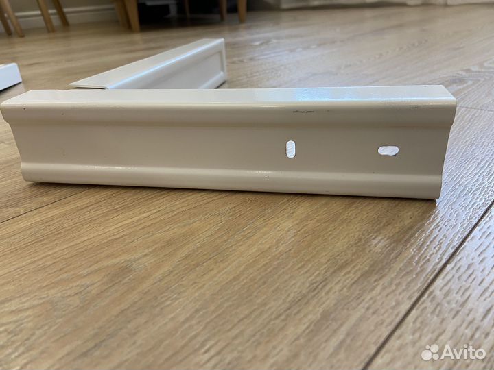 Настенная подставка для бытовой техники