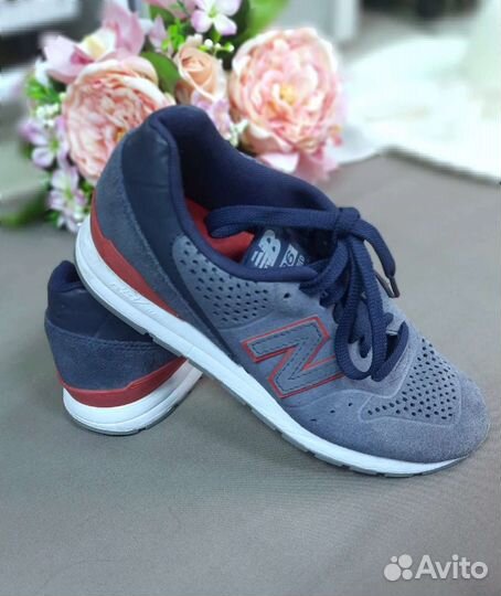 Кроссовки женские 37 размер