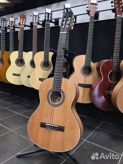 Классическая гитара 3/4 Индонезия Новая