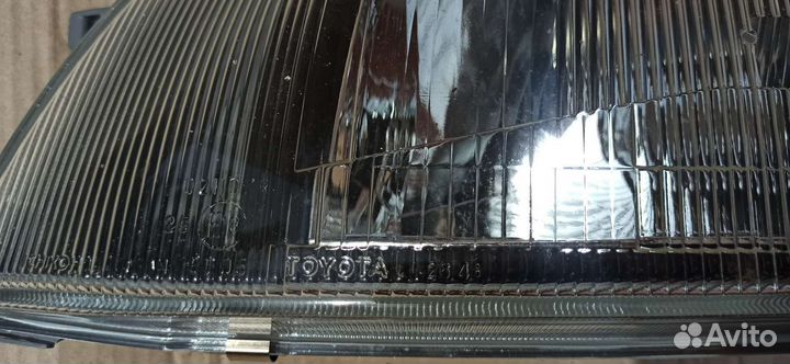 Фара Левая Оригинал Toyota Hiace XH10