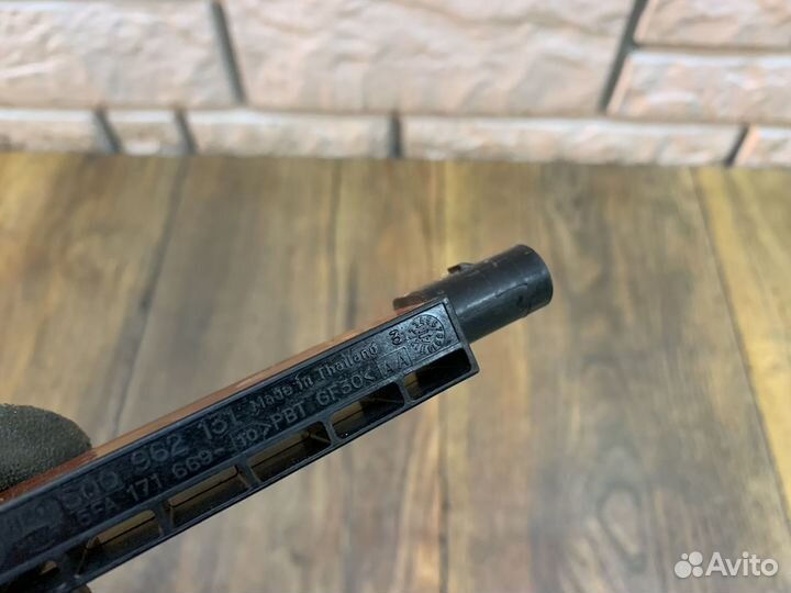 VW Tiguan 2 Антенна