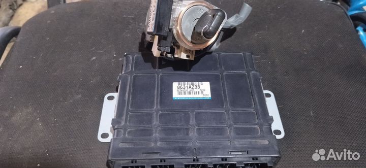 Блок управления двигателем Митсубиси паржеро 4