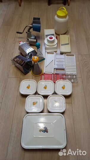 Тёрки разные, лоточки эмалированные и др