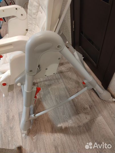 Детский стульчик для кормления