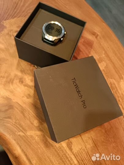 Смарт часы TicWatch Pro
