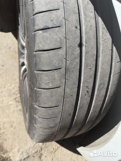 Michelin Pilot Super Sport 255/45 R19 104Y