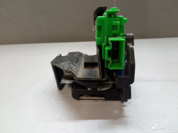 Замок двери передний правый Hyundai Solaris 2012