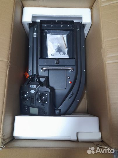 Прикормочный кораблик с gps на 16 точек