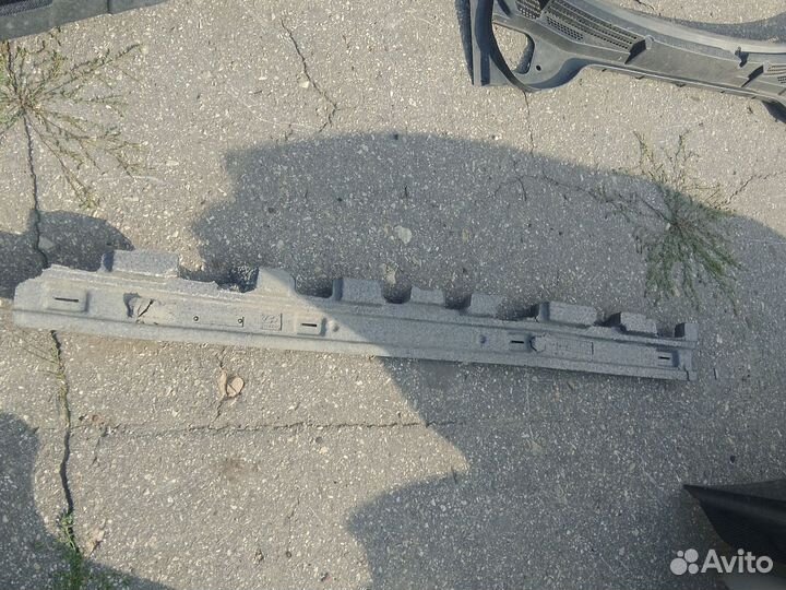 Наполнитель заднего бампера Hyundai Grand Starex