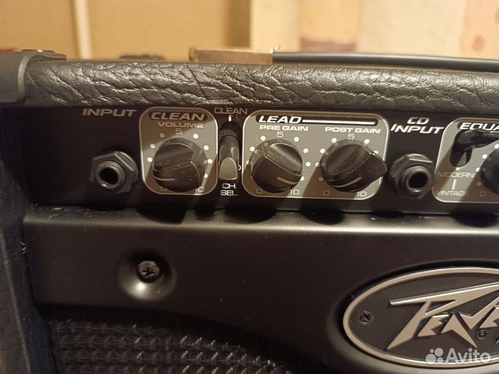 Гитарный комбоусилитель Peavey Rage 158