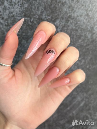 Маникюр и педикюр на дому