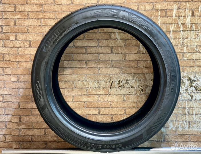 Kumho Ecsta PS91 245/45 R20