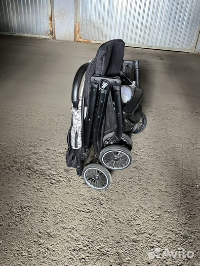 Прогулочная коляска Cam Compass