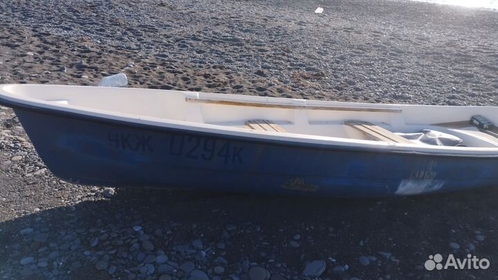 Лодка пластиковая
