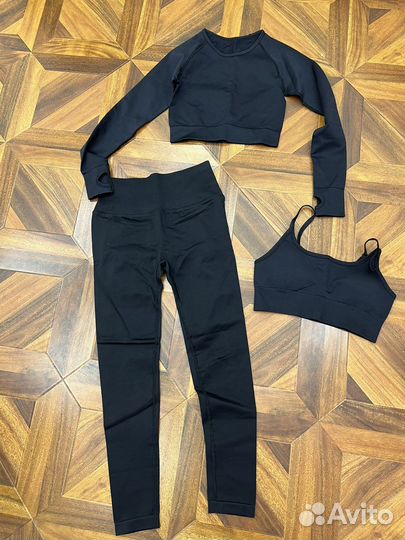 Новый женский костюм для спорта
