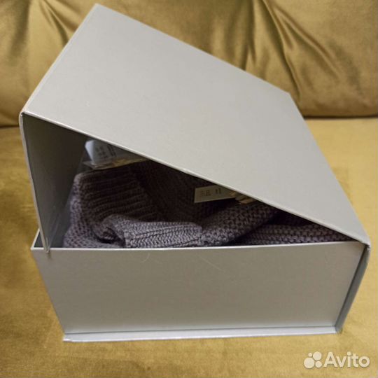 Комплект женский шапка и шарф-хомут в коробке